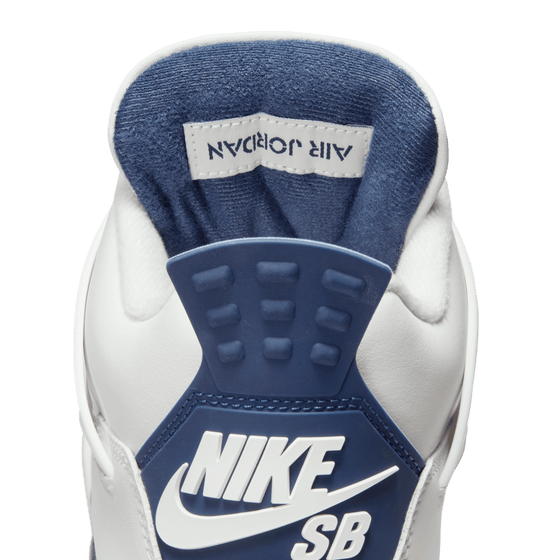 Nike SB x Air Jordan IV