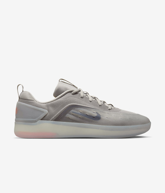 Nike SB Zoom Nyjah 4 Silver