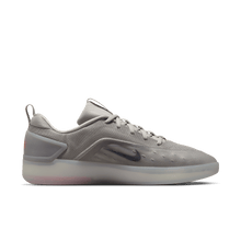  Nike SB Zoom Nyjah 4 Silver