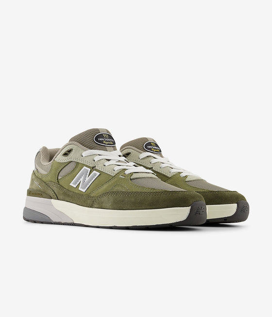 New Balance Numeric Reynolds 933